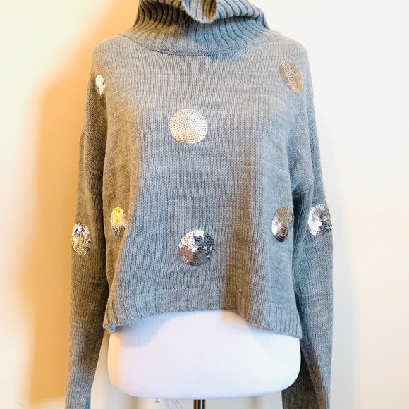 NWT LF GRAY SEQUIN CROP TOP SWEATER -S - Picture 3 of 5
